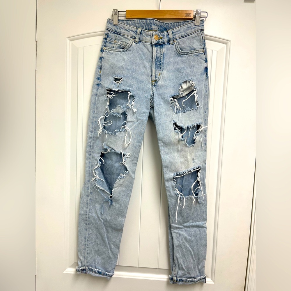 H&M - Women Size 2 Ripped Denim Boyfriend Jeans low waist